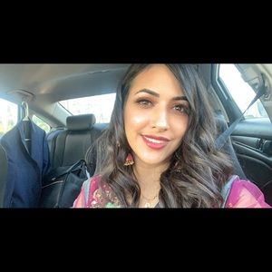 Meet your Posher, Sadaf